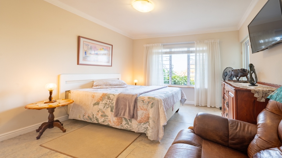 5 Bedroom Property for Sale in Paradise Western Cape